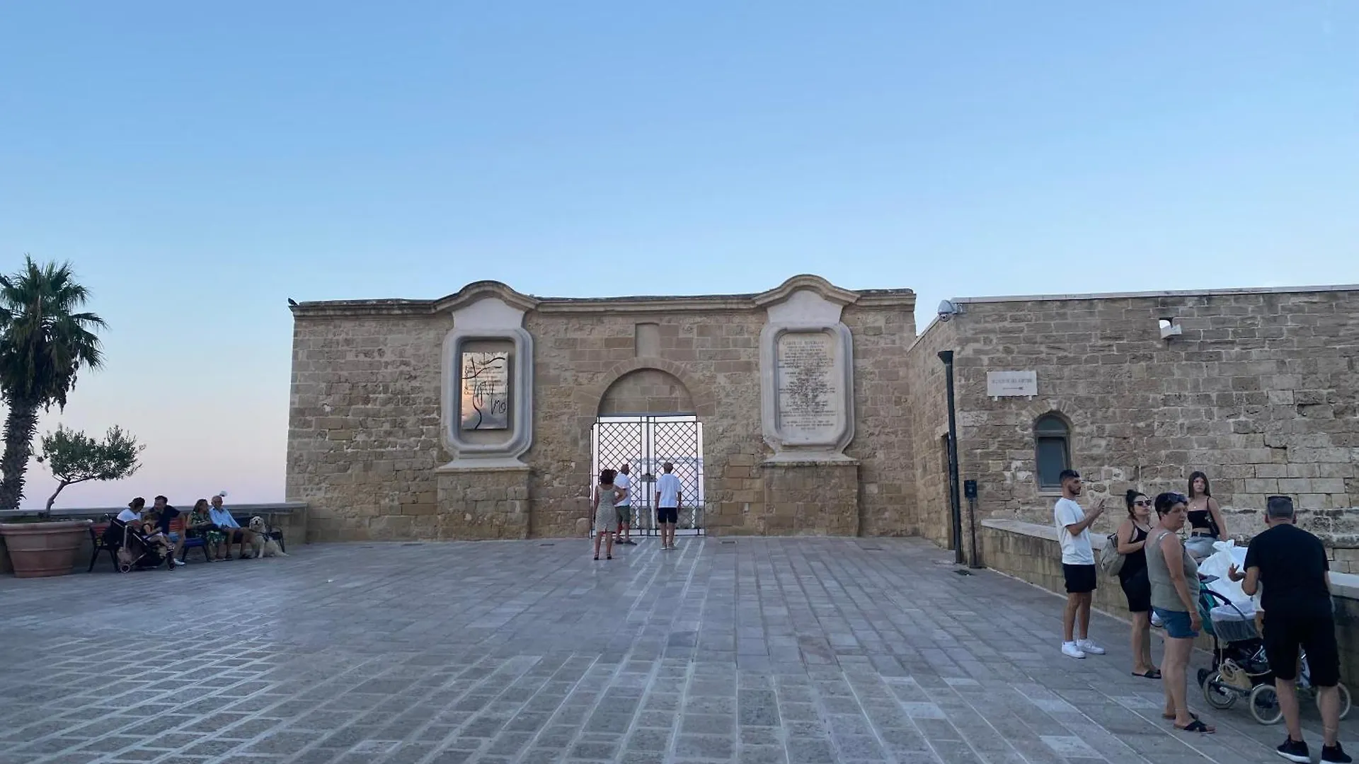 Dimora Fralu Hotel Bari 0*,  Italy